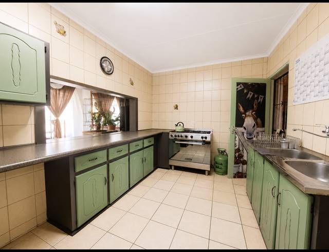 3 BEDROOM HOUSE FOR SALE IN FALCON RIDGE